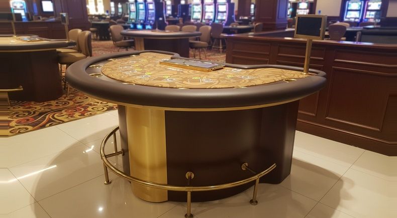 Mesa de Black Jack e Poker Caribenho de Cassino com Coluna Luxo e Detalhes Dourados - BJ9